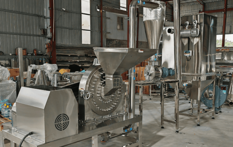 Are metal or plastic grinders better?